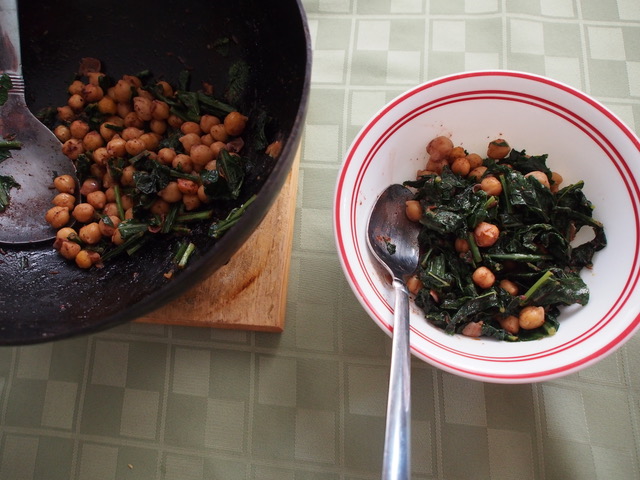 Za'atar Spiced Chickpea and Kale Salad